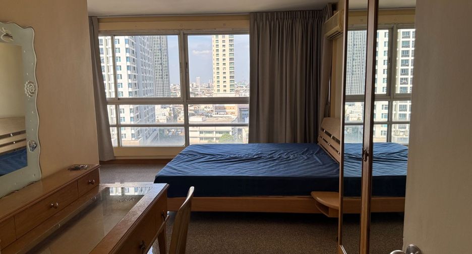 For rent 2 bedrooms condo in Ratchathewi, Bangkok