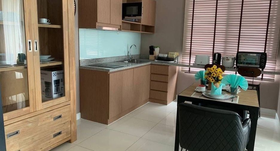 Condo en venta de 2 habitaciones en Si Racha, Chonburi