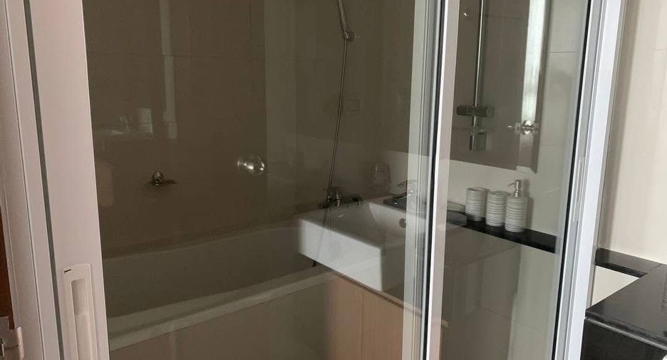 Condo en venta de 2 habitaciones en Si Racha, Chonburi
