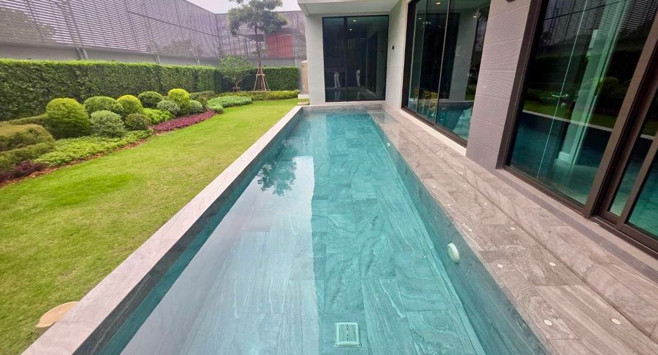 À vendre 4 chambres maison à Bang Kapi, Bangkok