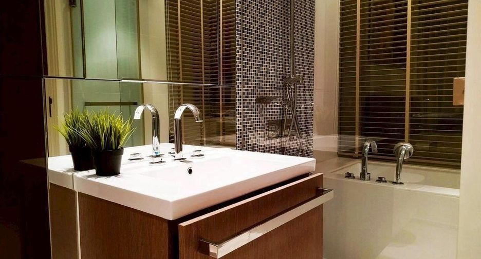 For sale 2 bedrooms condo in Pathum Wan, Bangkok