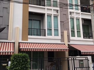 Reihenhaus zum Kauf mit 3 Zimmer in Chatuchak, Bangkok