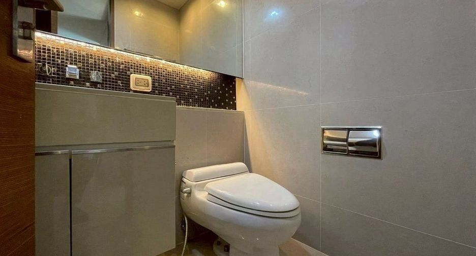 Аренда и продажа 2 спальни кондо в Сатхон, Бангкок