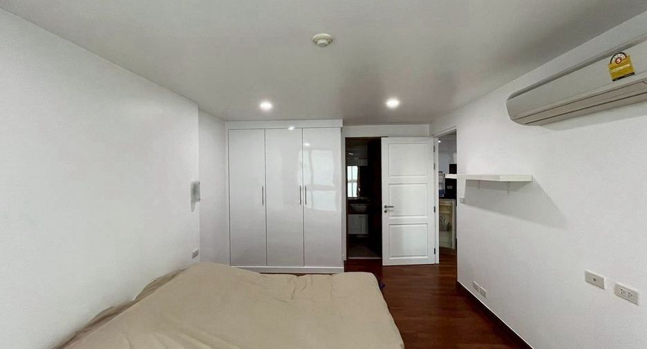 For sale 1 bed condo in Watthana, Bangkok