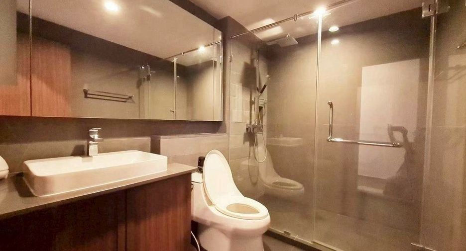 For rent 2 bedrooms condo in Sathon, Bangkok