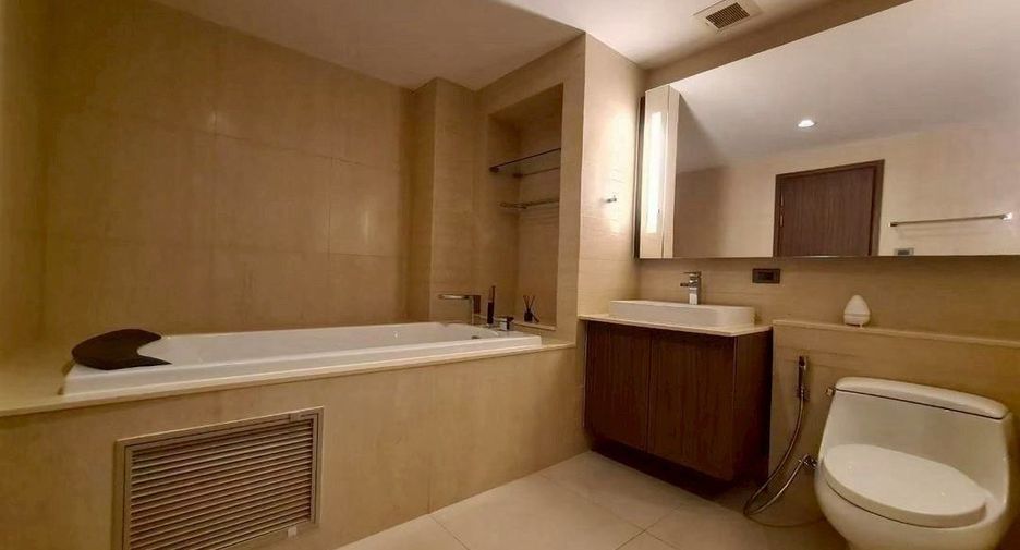 For rent 2 bedrooms condo in Sathon, Bangkok