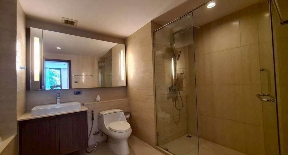For rent 2 bedrooms condo in Sathon, Bangkok