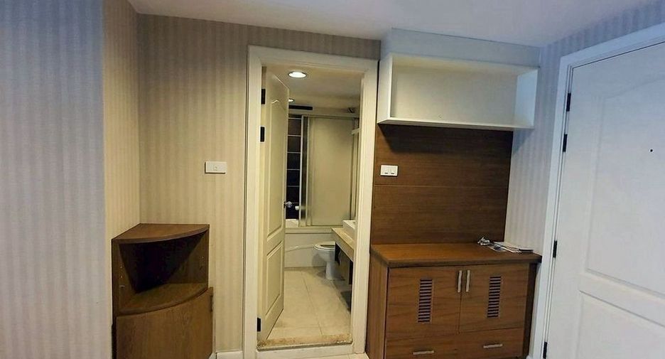 À louer 1 chambre condo à Watthana, Bangkok