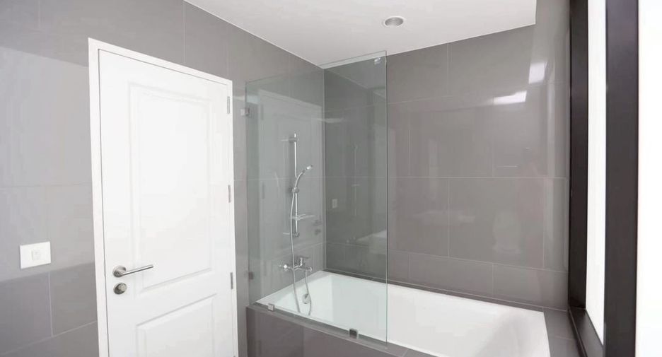 For rent and for sale 2 bedrooms condo in Khlong Toei, Bangkok