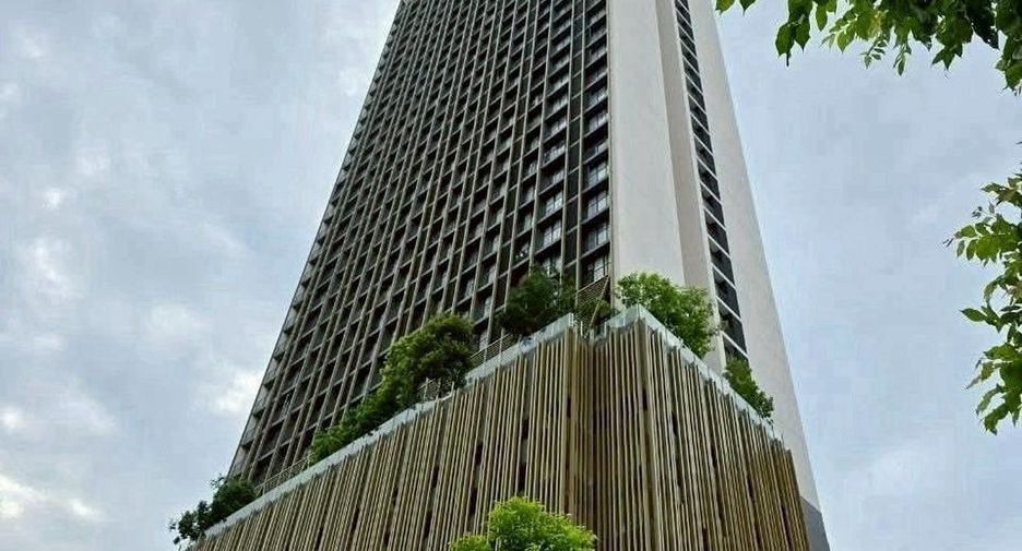 For rent 2 bedrooms condo in Watthana, Bangkok