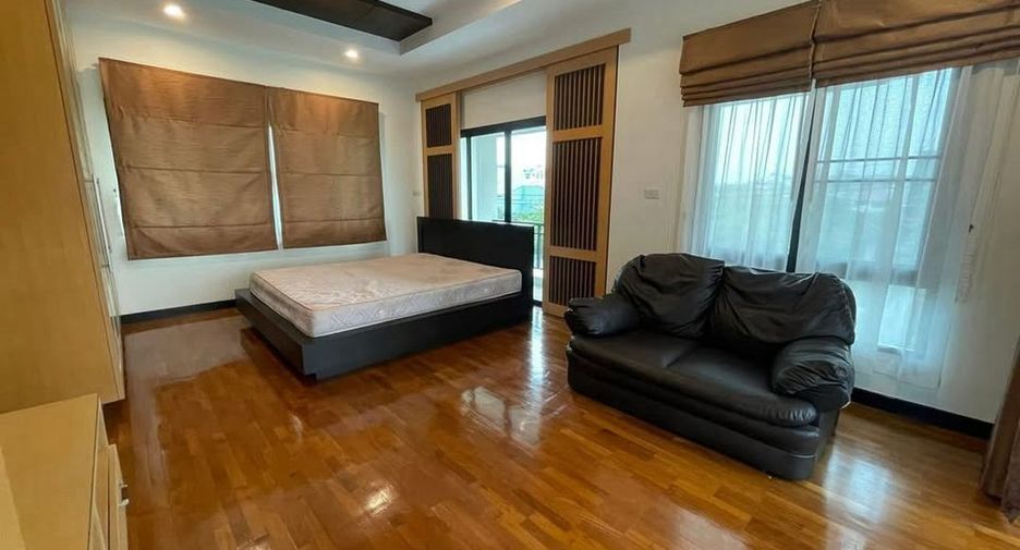 Casa en alquiler de 4 habitaciones en Chatuchak, Bangkok