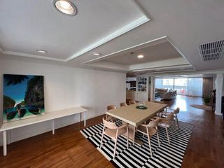 For rent 4 bedrooms condo in Watthana, Bangkok