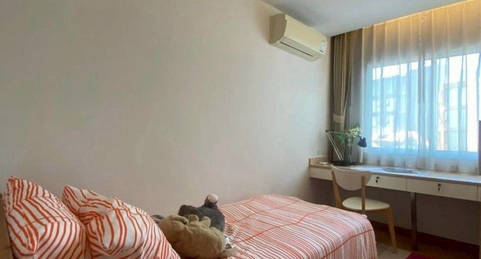 À louer et à vendre 3 chambres condo à Phra Khanong, Bangkok
