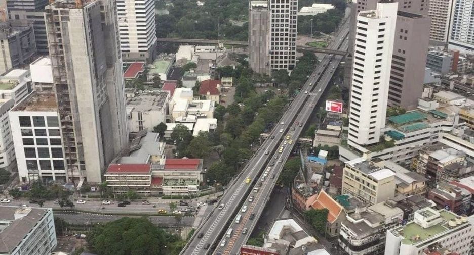 For rent 2 bedrooms condo in Bang Rak, Bangkok