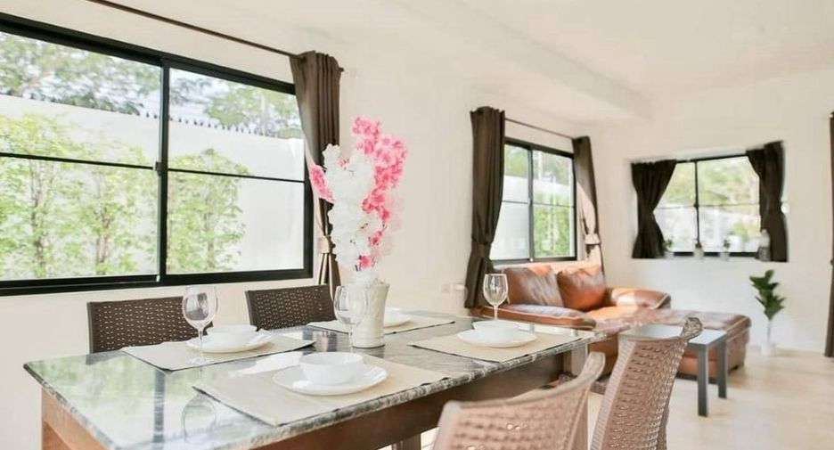 For rent 3 bedrooms townhouse in Bang Phli, Samut Prakan