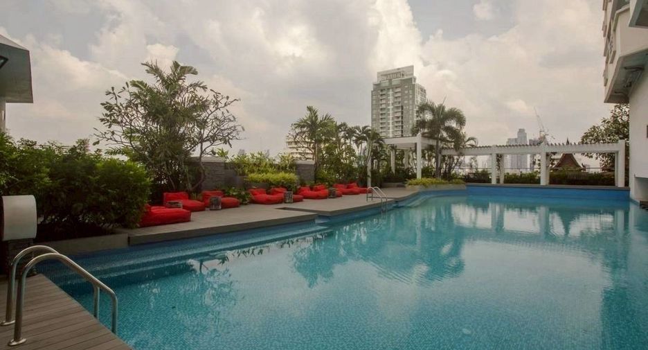 For sale 2 bedrooms condo in Khlong Toei, Bangkok