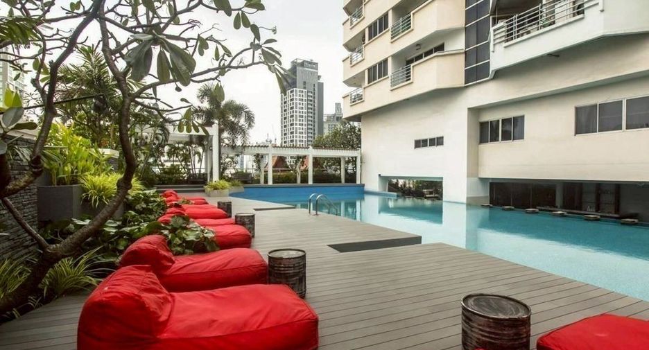 For sale 2 bedrooms condo in Khlong Toei, Bangkok