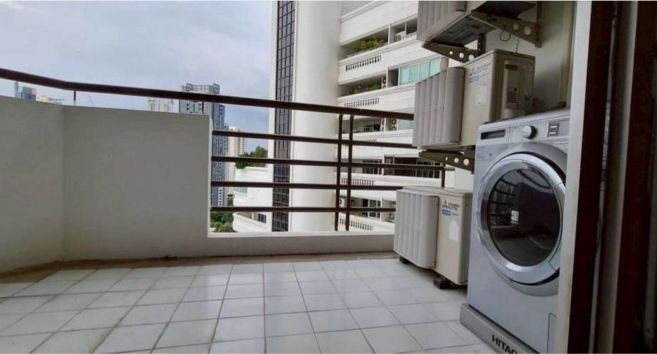 For sale 2 bedrooms condo in Khlong Toei, Bangkok