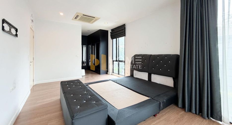 For sale 3 bedrooms house in Phasi Charoen, Bangkok