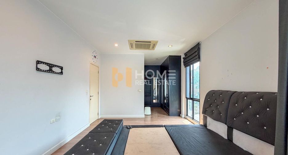 For sale 3 bedrooms house in Phasi Charoen, Bangkok