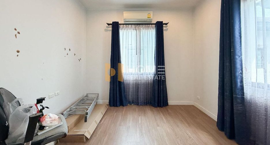 For sale 3 bedrooms house in Phasi Charoen, Bangkok