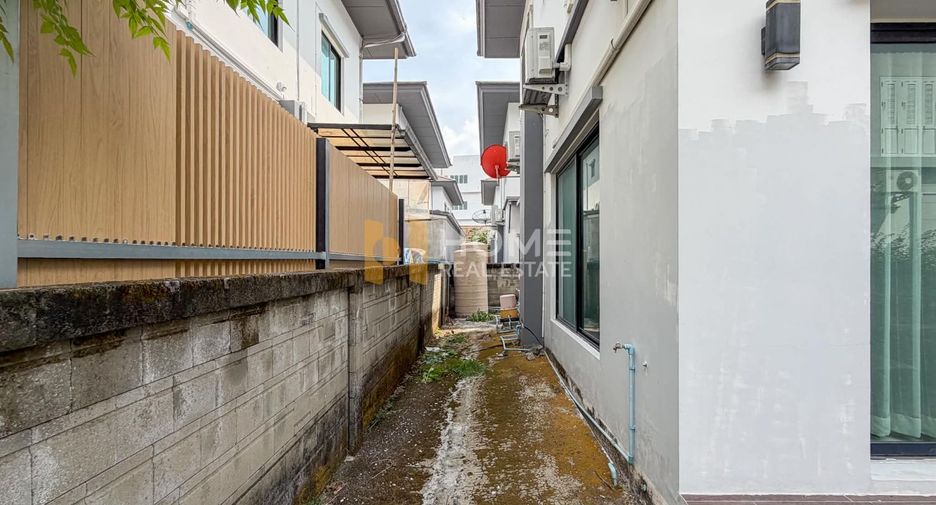 For sale 3 bedrooms house in Phasi Charoen, Bangkok