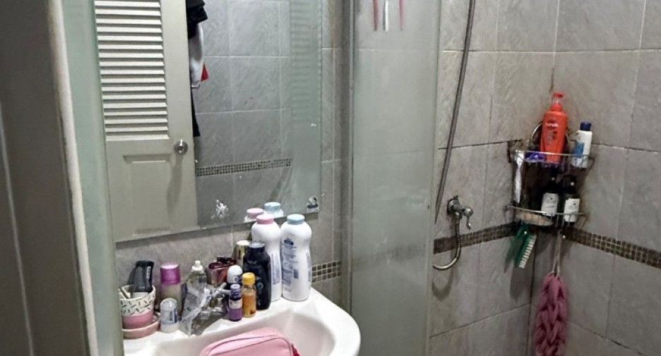 For sale 2 ベッドルーム townhouse in Pluak Daeng, Rayong