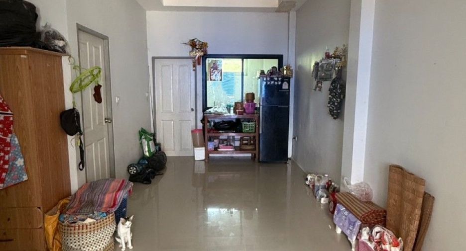 For sale 2 ベッドルーム townhouse in Pluak Daeng, Rayong