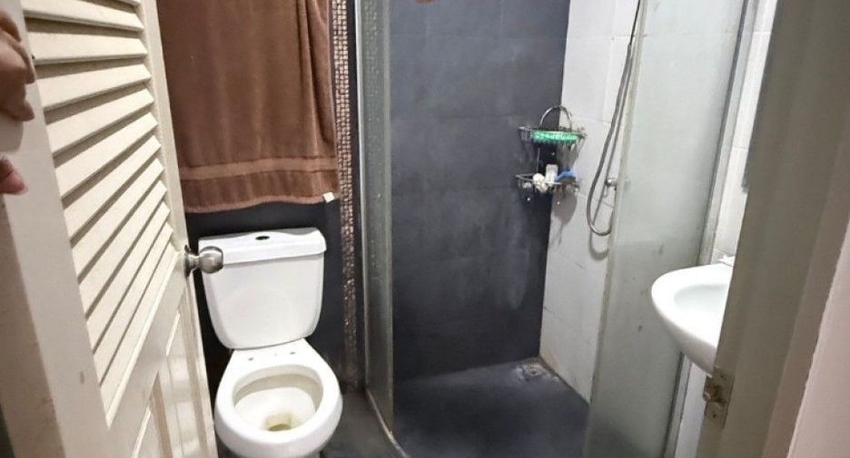 For sale 2 ベッドルーム townhouse in Pluak Daeng, Rayong
