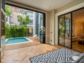 For rent and for sale 5 bedrooms house in Phra Khanong, Bangkok