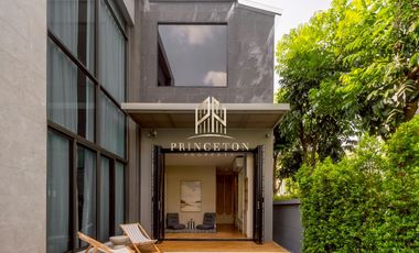 出租 和 出售 5 卧室 独立屋 在 Phra Khanong, 曼谷