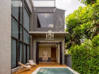 For rent and for sale 5 bedrooms house in Phra Khanong, Bangkok