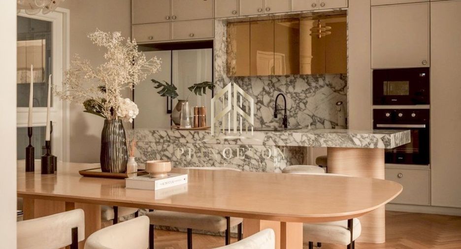 For rent and for sale 5 bedrooms house in Phra Khanong, Bangkok