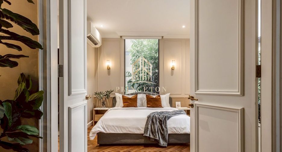 For rent and for sale 5 bedrooms house in Phra Khanong, Bangkok