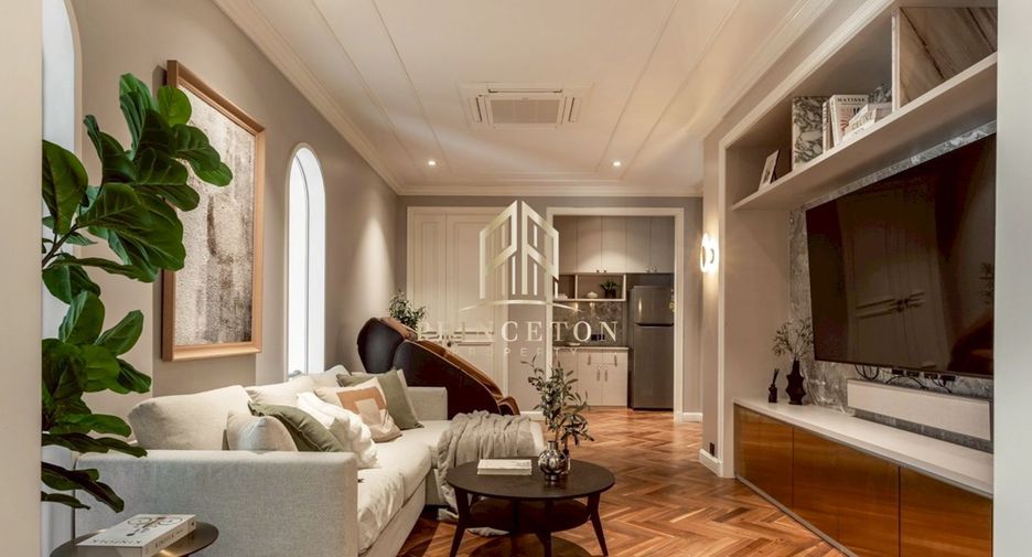 For rent and for sale 5 bedrooms house in Phra Khanong, Bangkok