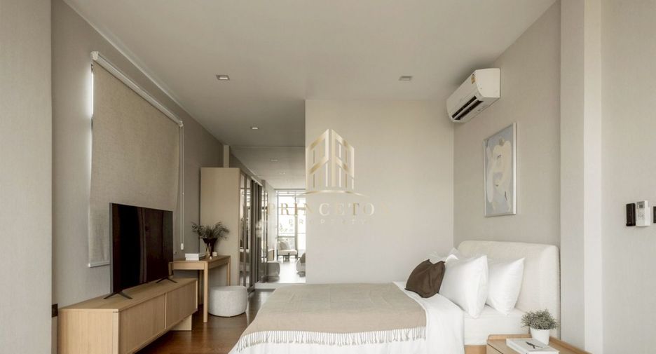 For rent and for sale 5 bedrooms house in Phra Khanong, Bangkok