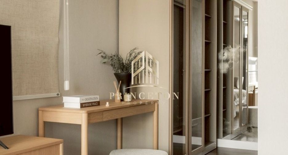 For rent and for sale 5 bedrooms house in Phra Khanong, Bangkok