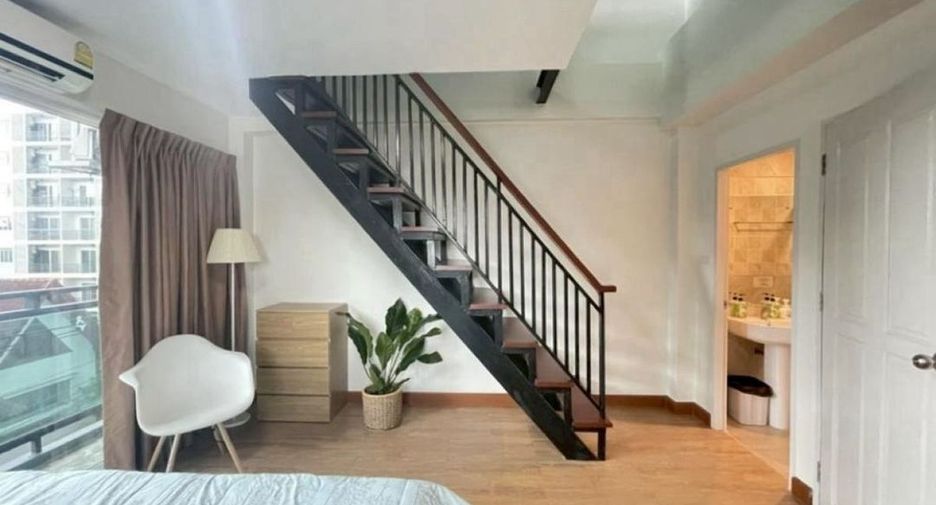 Reihenhaus zur Miete mit 4 Zimmer in Huai Khwang, Bangkok