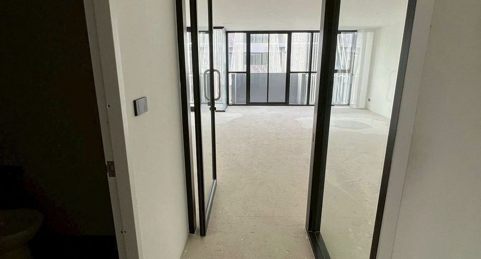 For rent 8 bedrooms office in Bang Khae, Bangkok