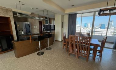 For rent 3 bedrooms condo in Watthana, Bangkok