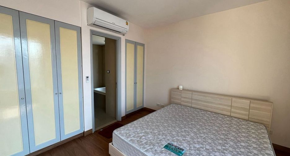For rent 3 bedrooms condo in Watthana, Bangkok