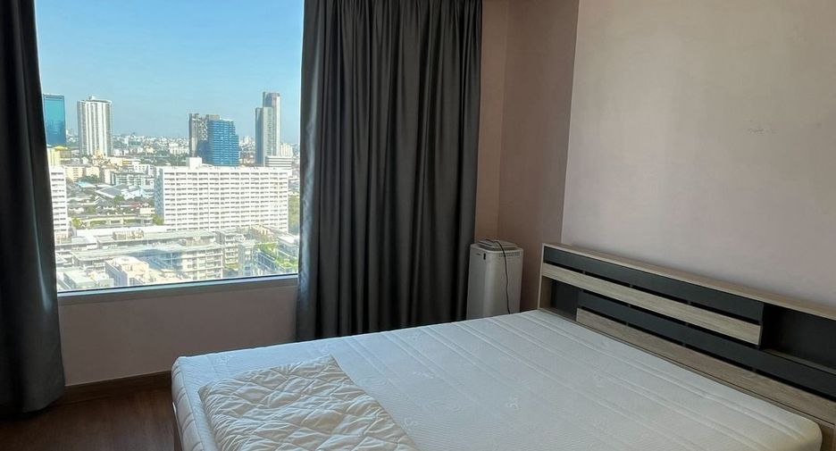 For rent 3 bedrooms condo in Watthana, Bangkok