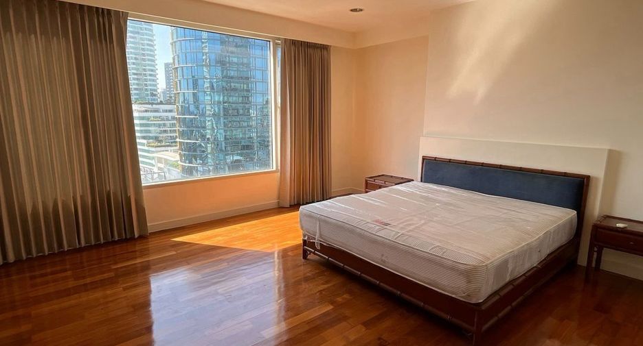 For rent 4 ベッドルーム condo in Watthana, Bangkok