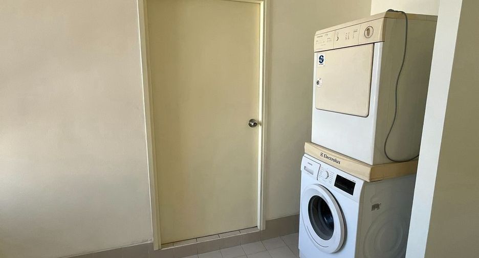 For rent 4 ベッドルーム condo in Watthana, Bangkok