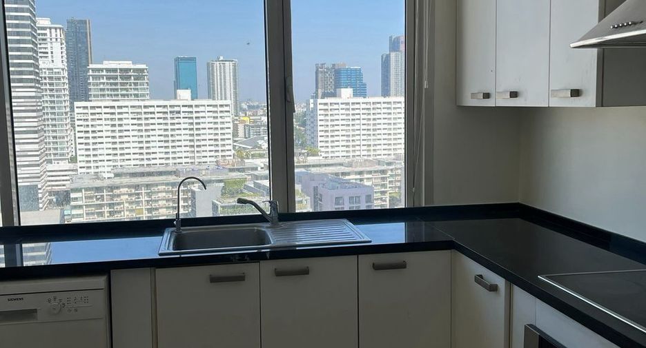 For rent 4 ベッドルーム condo in Watthana, Bangkok