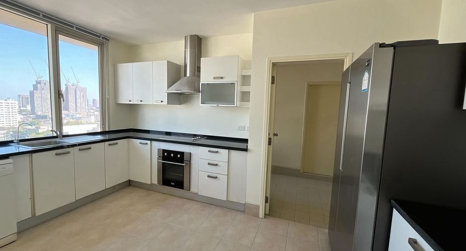 For rent 4 ベッドルーム condo in Watthana, Bangkok
