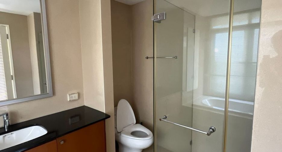 For rent 4 ベッドルーム condo in Watthana, Bangkok