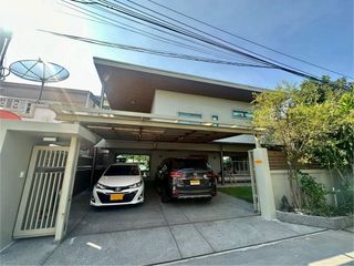 ให้เช่า 3 ห้องนอน บ้านเดี่ยว ใน วัฒนา, กรุงเทพฯ