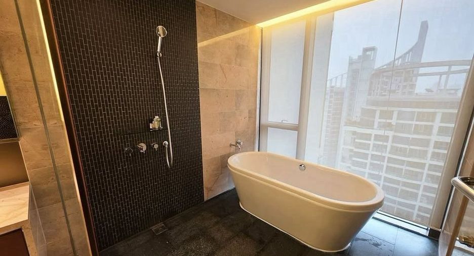 Wohnung zur Miete mit 2 Zimmer in Pathum Wan, Bangkok