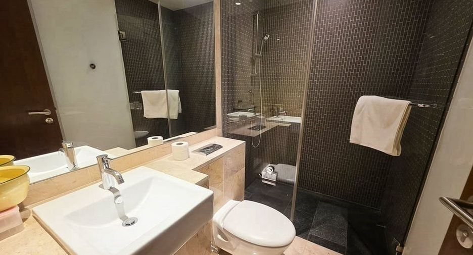 Wohnung zur Miete mit 2 Zimmer in Pathum Wan, Bangkok